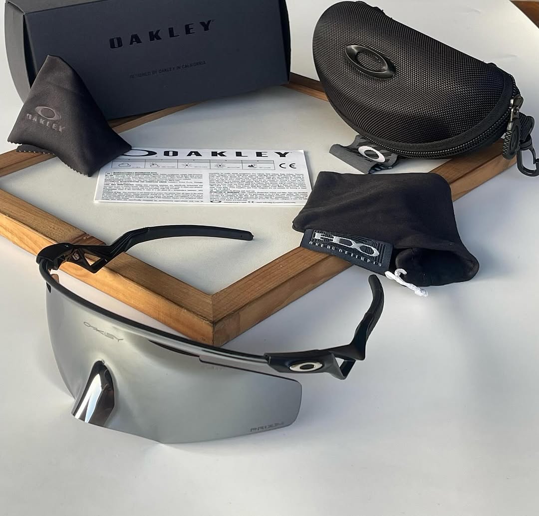 Oakley QNTM KATO Sport Sunglasses black silver