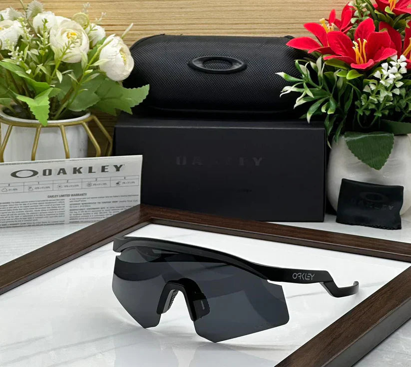 Oakley Hydra sport Sunglasses (Black & Black)