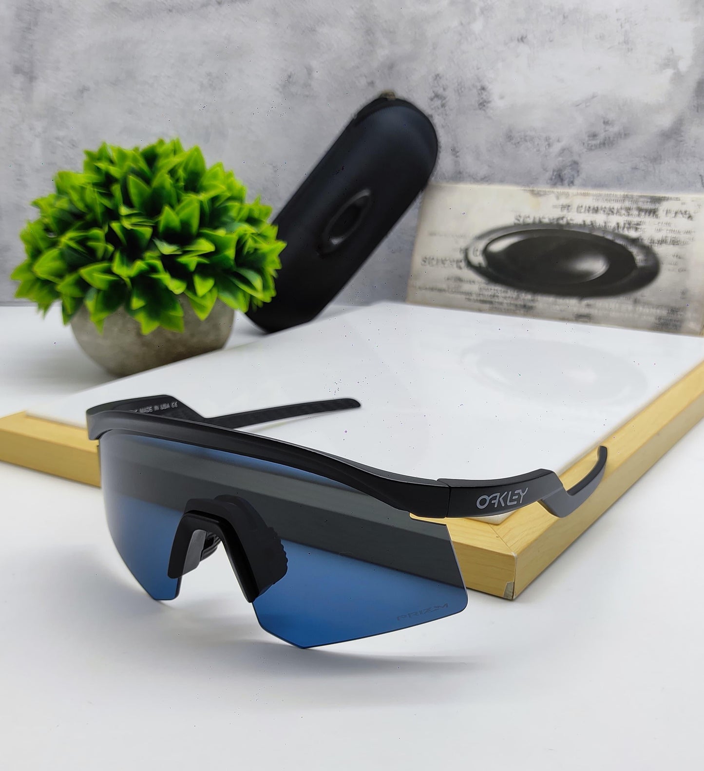 Oakley Hydra sport Sunglasses (Black & Black)