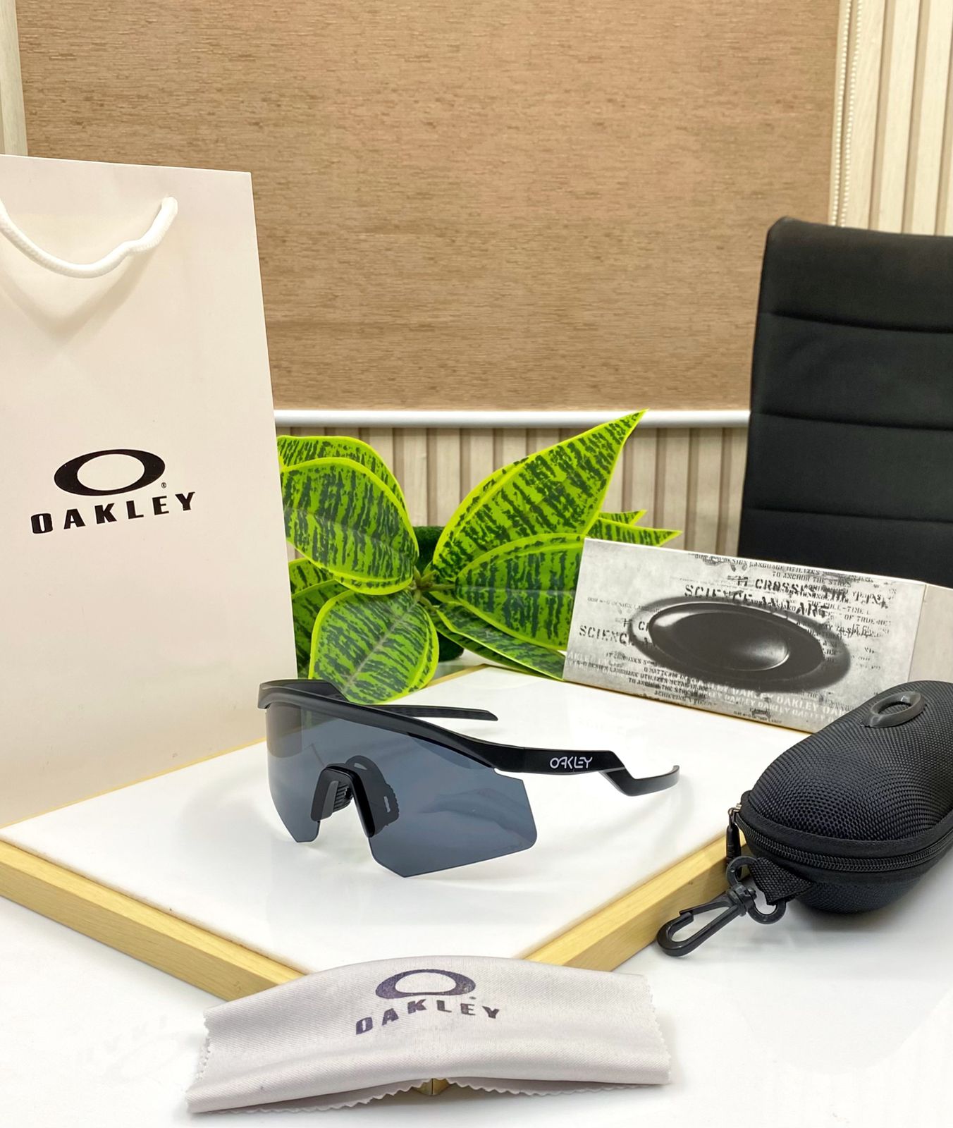 Oakley Hydra sport Sunglasses (black & black) VIRAT